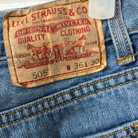 Levi’s 505 (36x30**) cut off frayed denim shorts - Picture 4 of 4